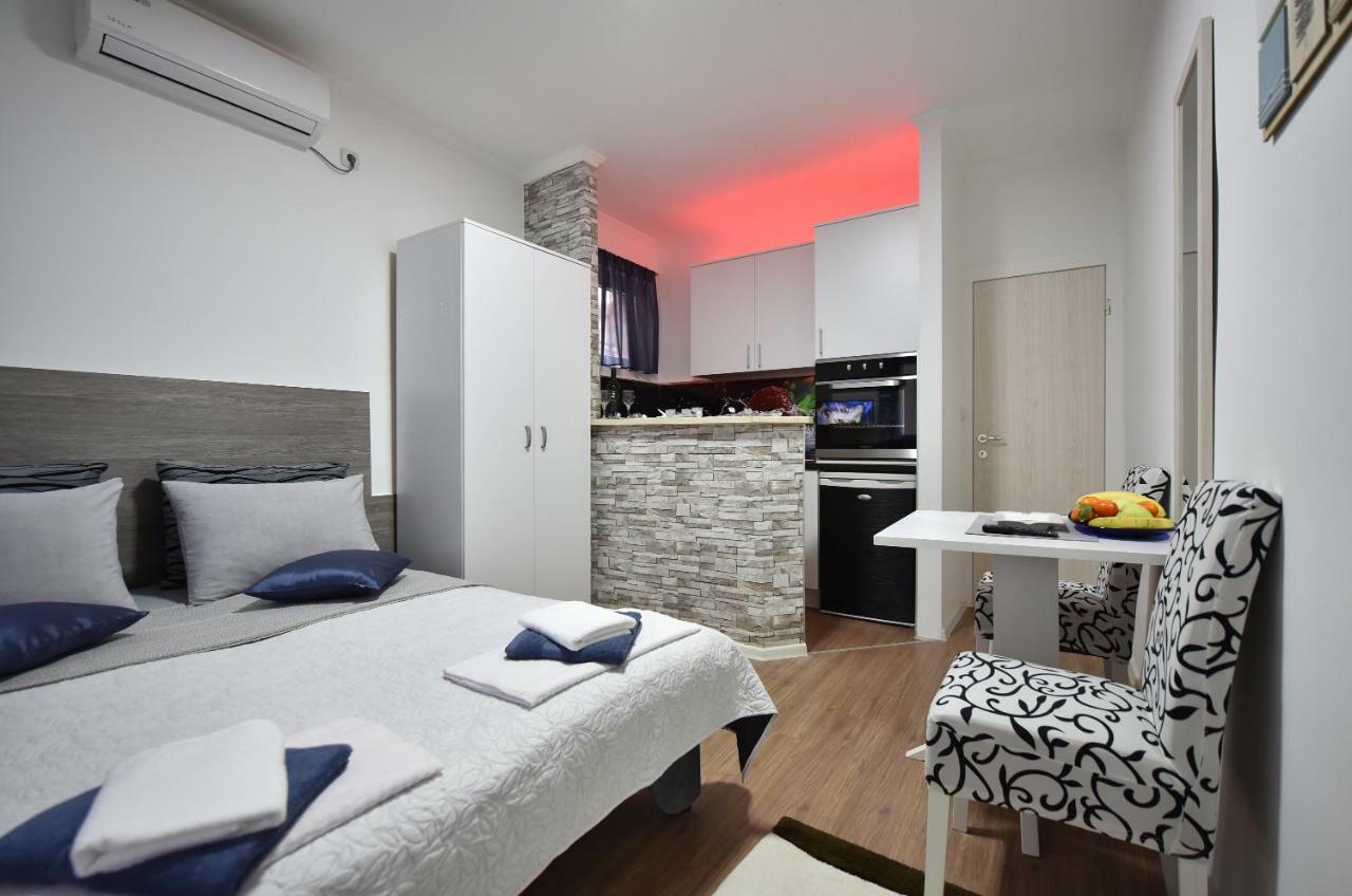 Apartments Song Of Joys Makarska Exterior foto