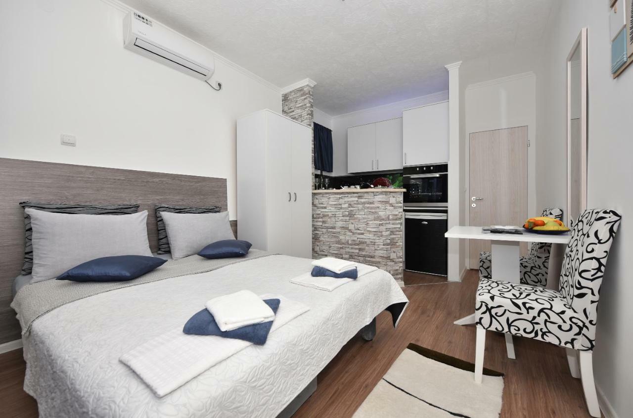 Apartments Song Of Joys Makarska Exterior foto