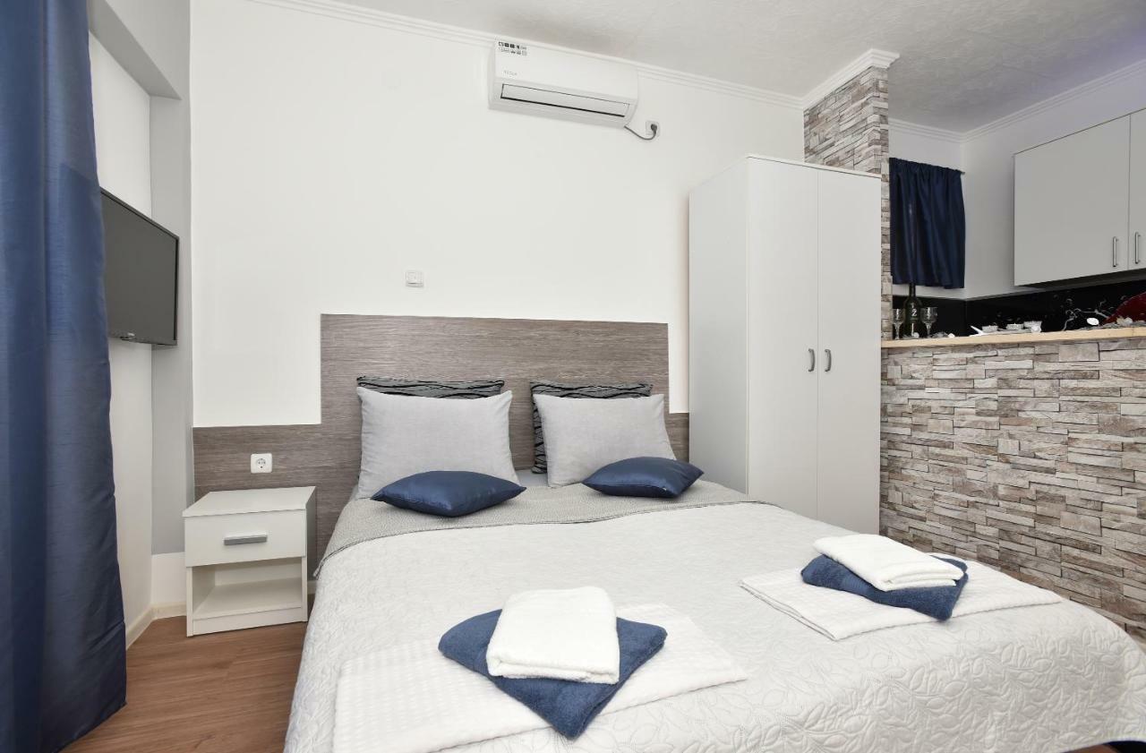 Apartments Song Of Joys Makarska Exterior foto